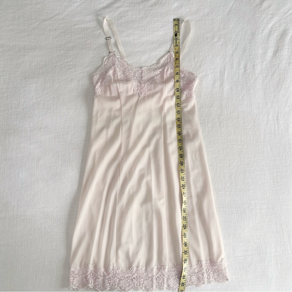 Vintage 60s Nylon Lace Slip Nude Peach Small - Picture 7 of 9